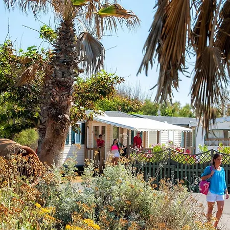 Kamp alanı Domaine Residentiel De Plein Air Le Castellas 4*