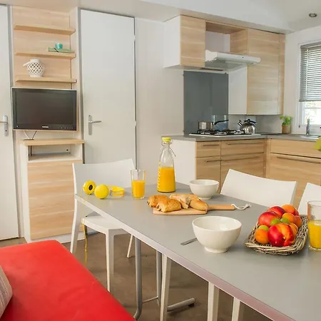 캠프장 Domaine Residentiel De Plein Air Le Castellas
